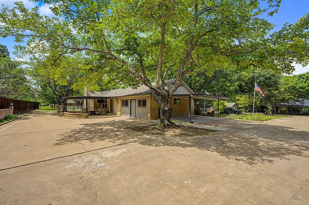106 Pecan Creek Street Red Oak TX 75154
