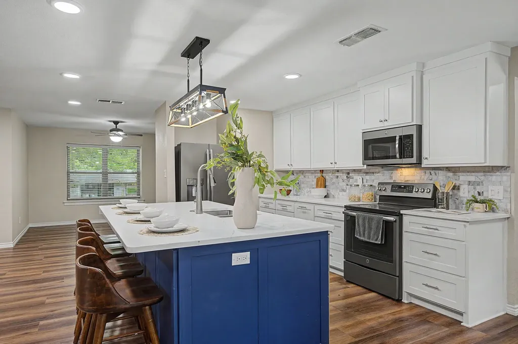 106 Pecan Creek Street Red Oak TX 75154