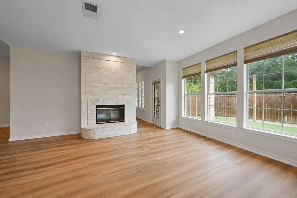 6628 Westmoor Lane Benbrook TX 76132