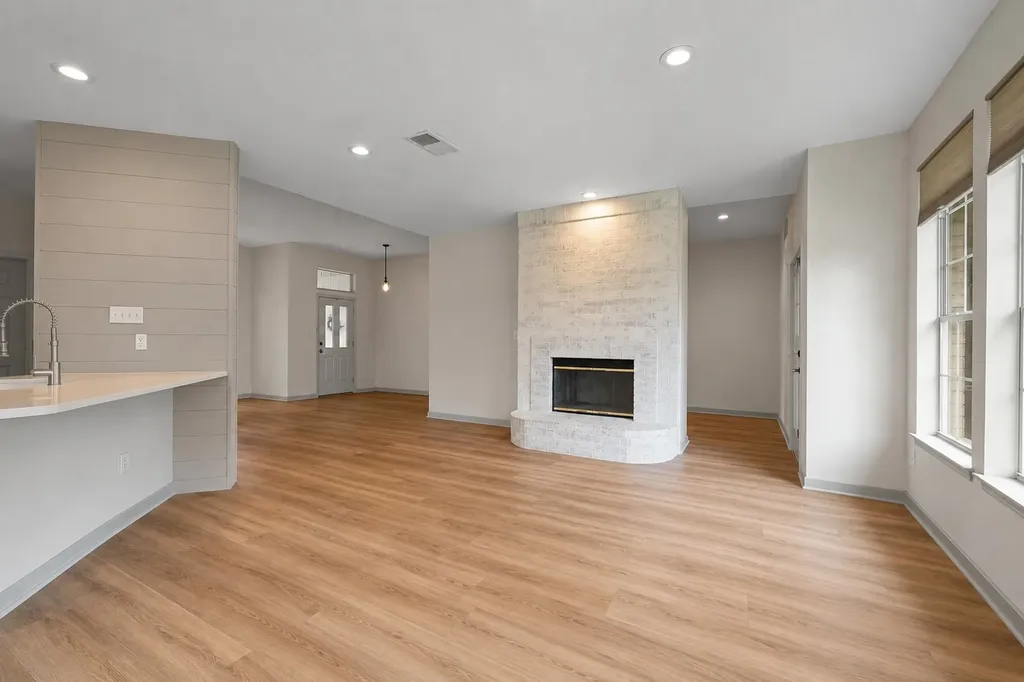 6628 Westmoor Lane Benbrook TX 76132