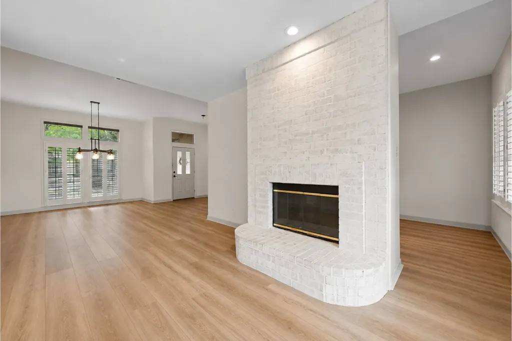 6628 Westmoor Lane Benbrook TX 76132