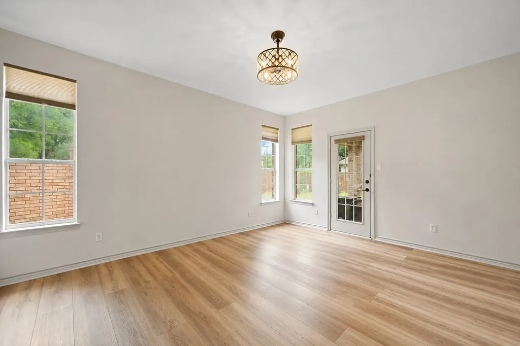 6628 Westmoor Lane Benbrook TX 76132