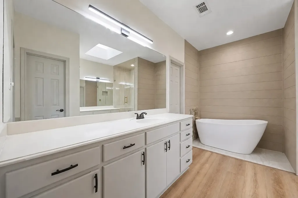 6628 Westmoor Lane Benbrook TX 76132
