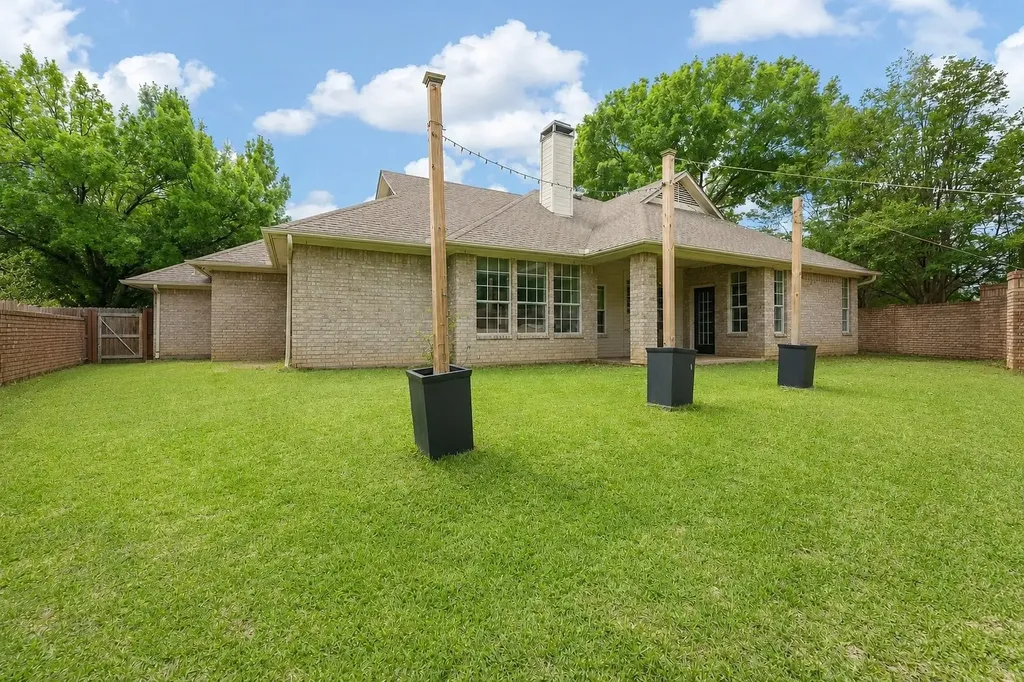 6628 Westmoor Lane Benbrook TX 76132
