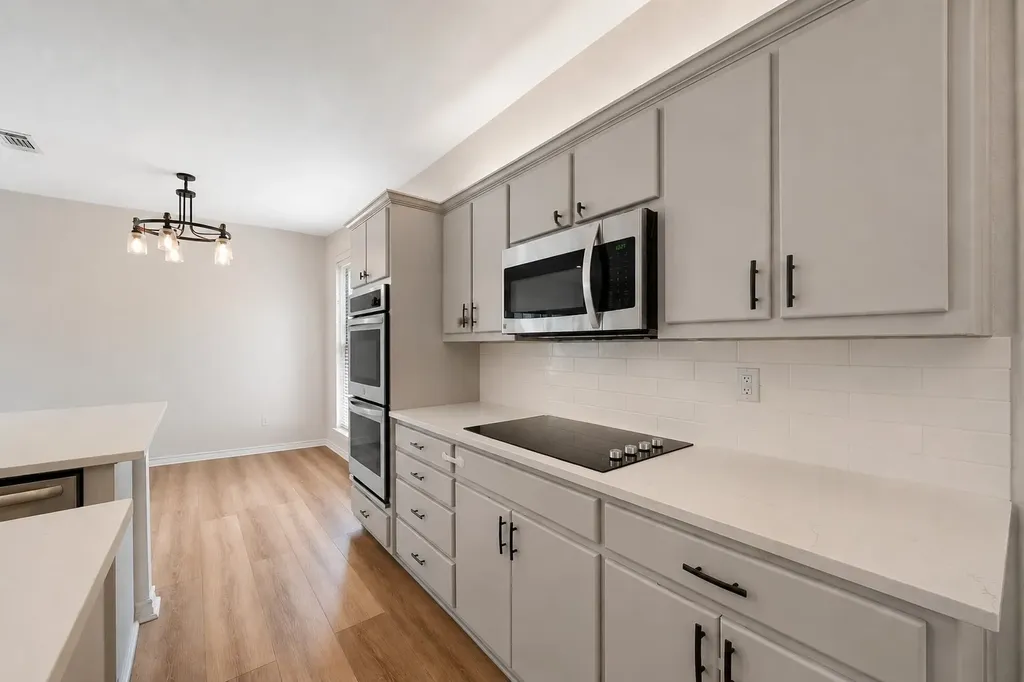 6628 Westmoor Lane Benbrook TX 76132
