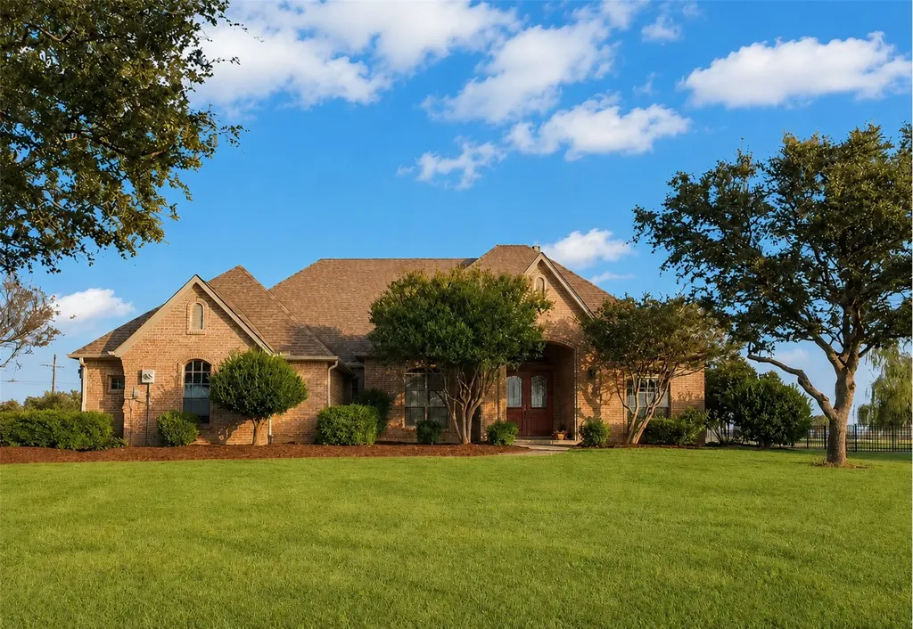 102 Buckskin Drive Van Alstyne TX 75495