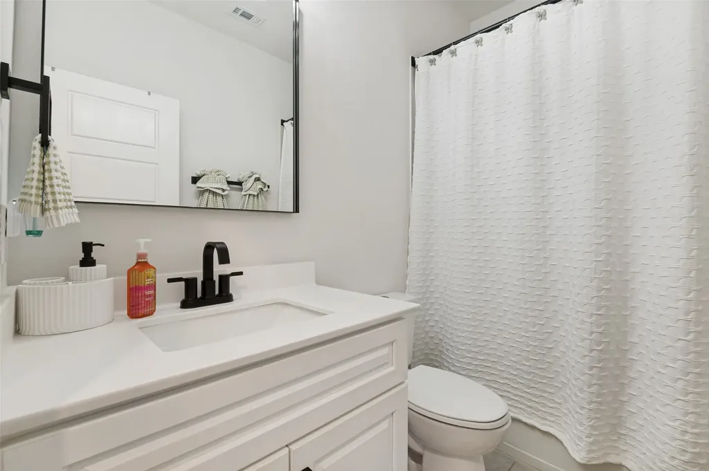 656 Bethpage Drive Red Oak TX 75154
