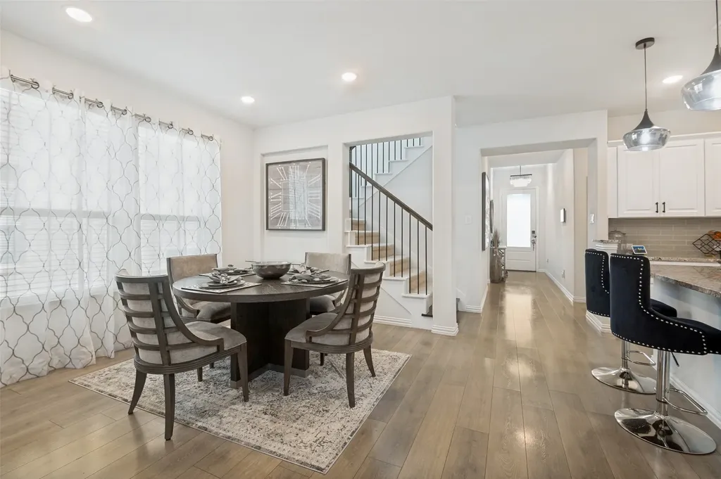 656 Bethpage Drive Red Oak TX 75154