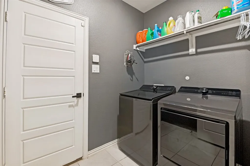 656 Bethpage Drive Red Oak TX 75154