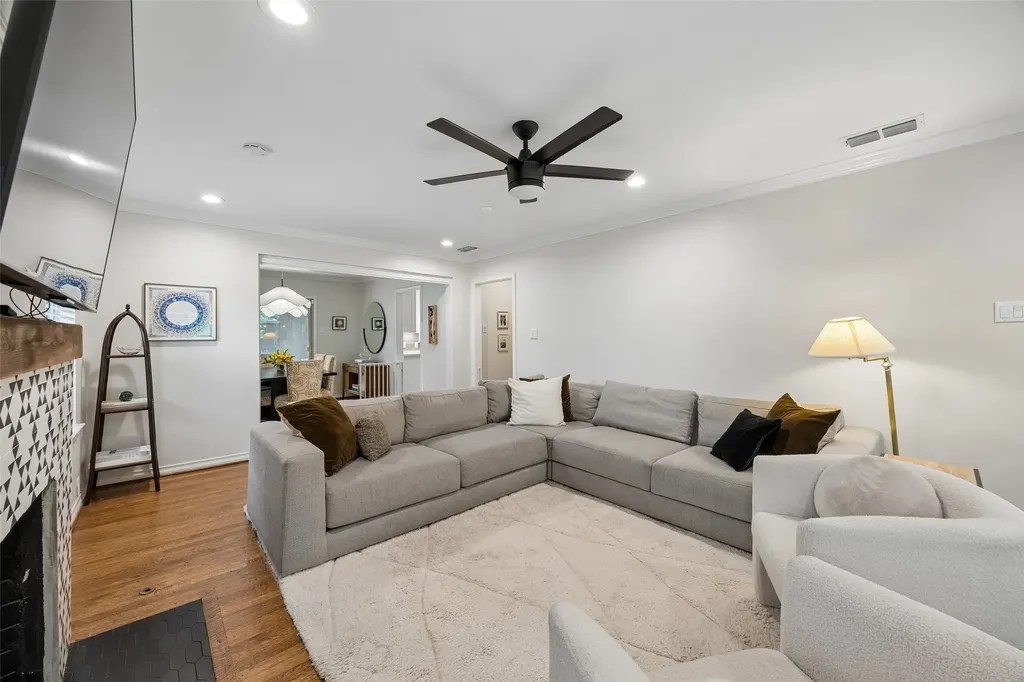 4013 Valley Ridge Road Dallas TX 75220