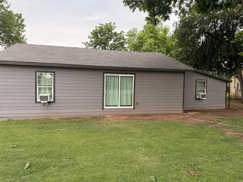 510 N Pacific Avenue Iowa Park TX 76367