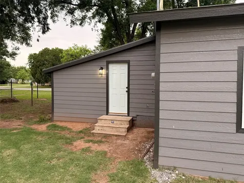 510 N Pacific Avenue Iowa Park TX 76367