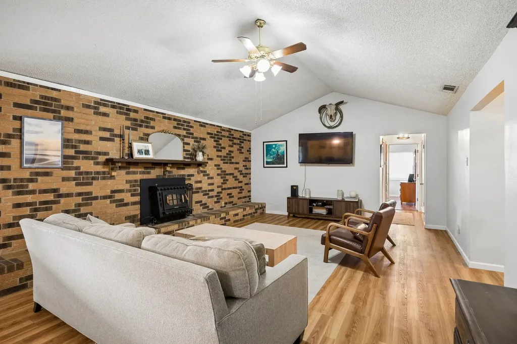 210 Lanier Road Combine TX 75159