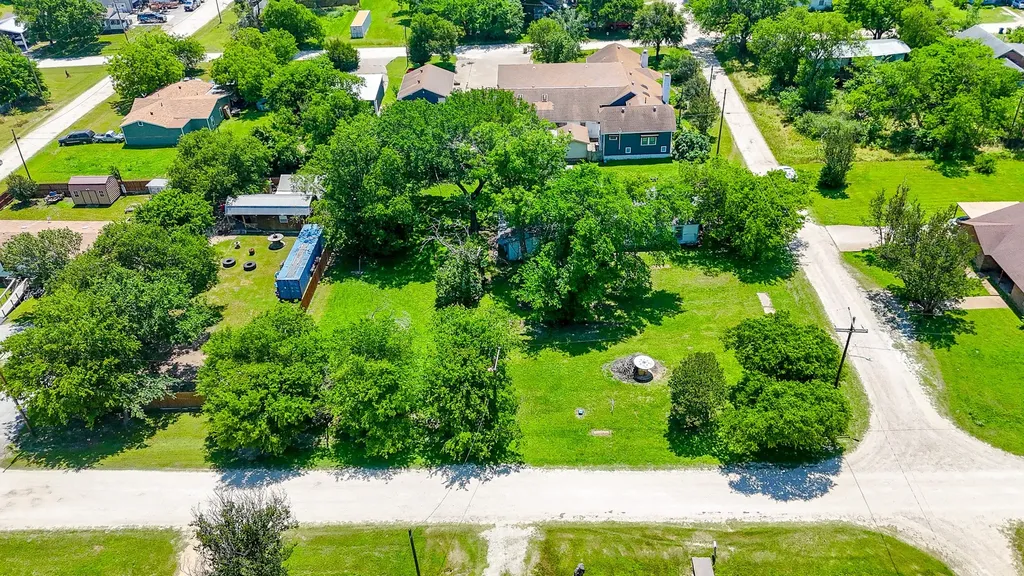 305 N 3rd Street Coolidge TX 76693