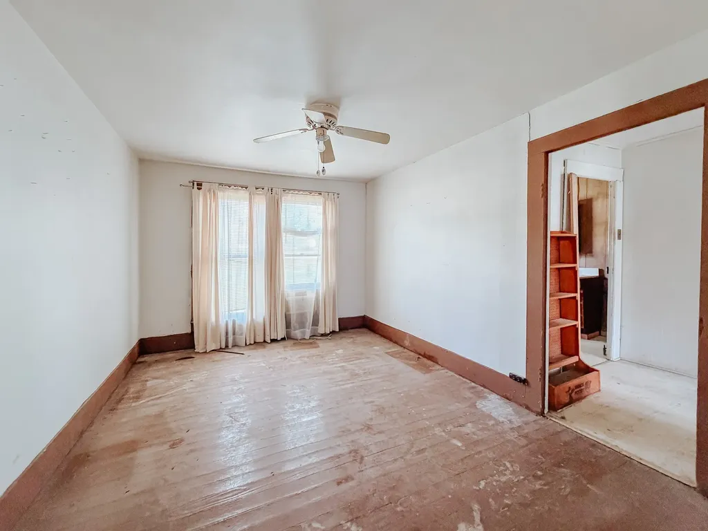 305 N 3rd Street Coolidge TX 76693