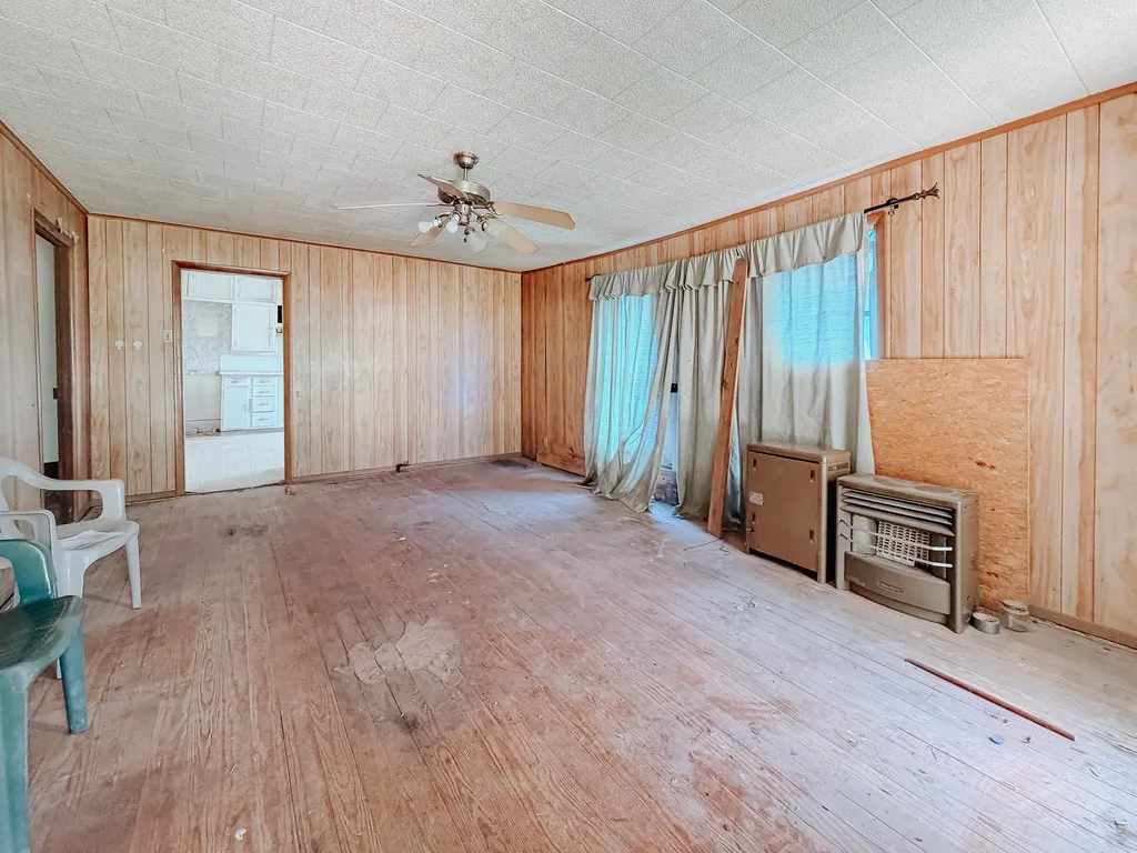 305 N 3rd Street Coolidge TX 76693