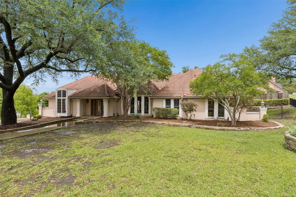 4 Eastshore Road Heath TX 75032