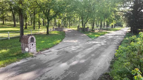 231 An County Road 2105 Palestine TX 75801