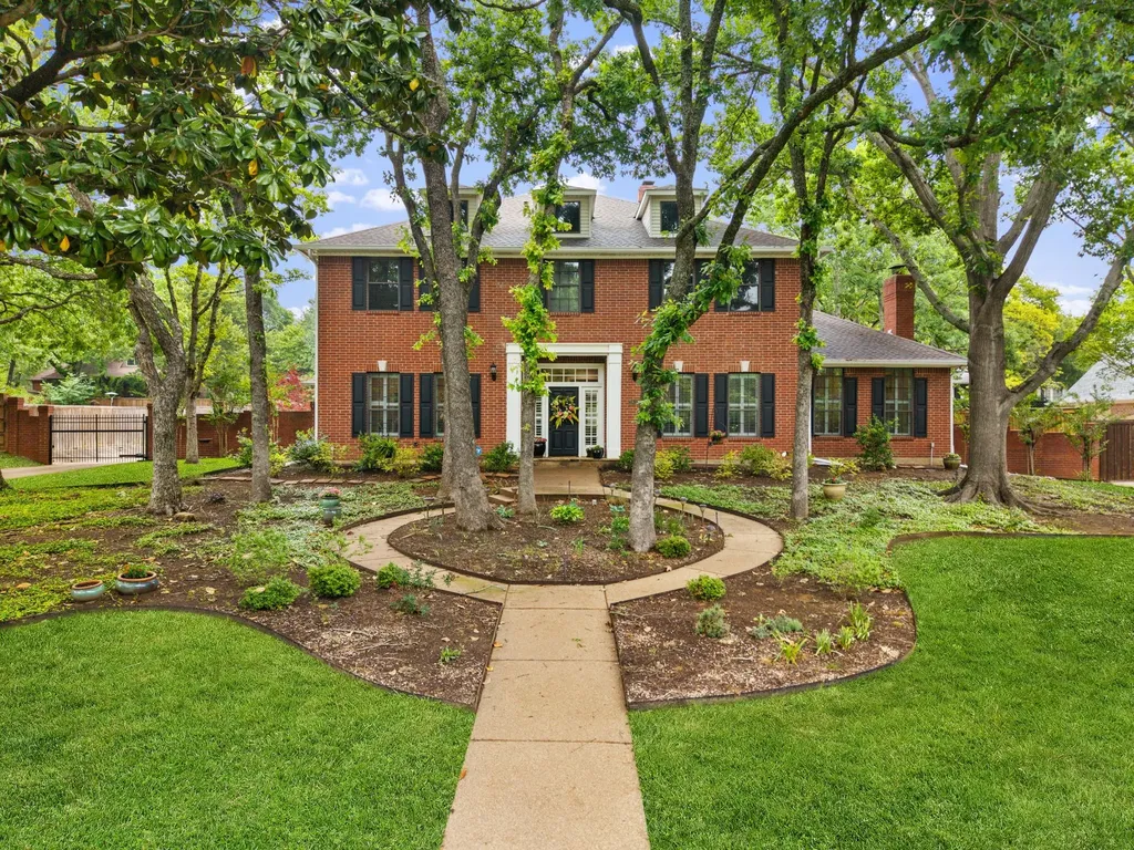 3833 Montecito Drive Denton TX 76205