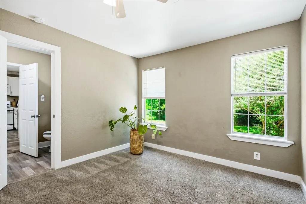2121 W Bond Street Denison TX 75020