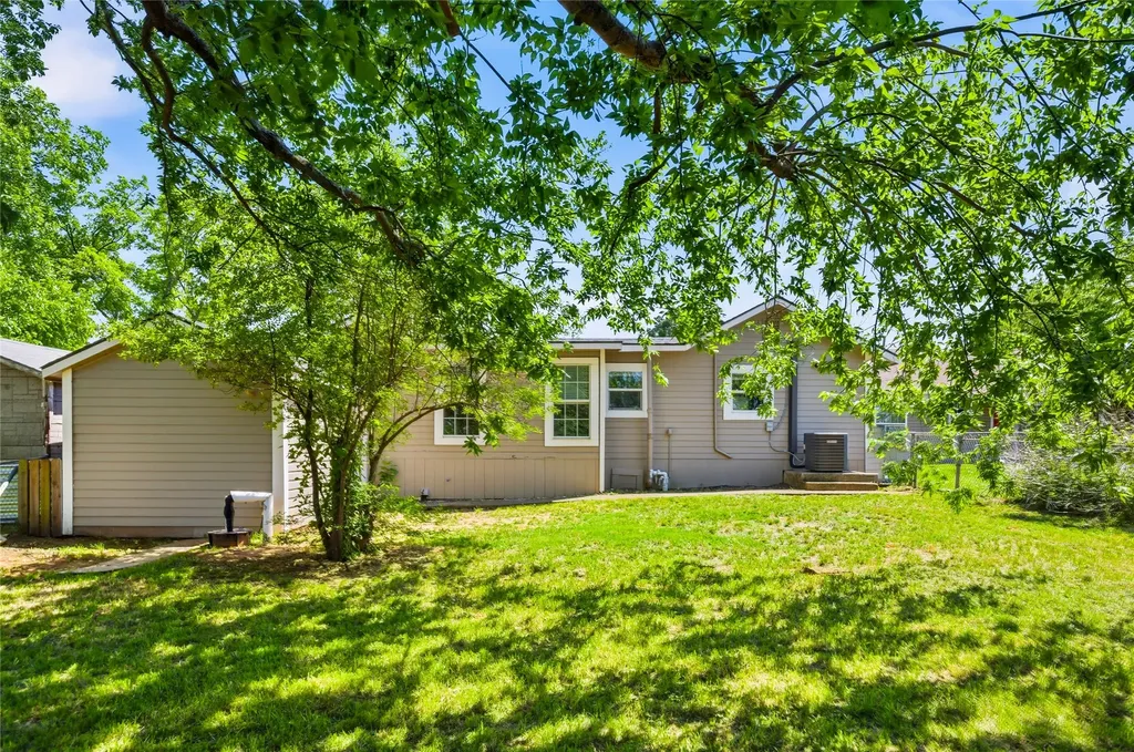 2121 W Bond Street Denison TX 75020