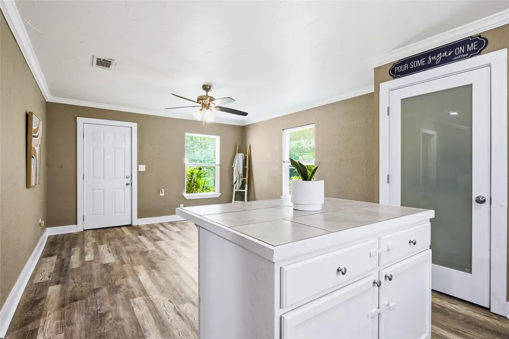 2121 W Bond Street Denison TX 75020