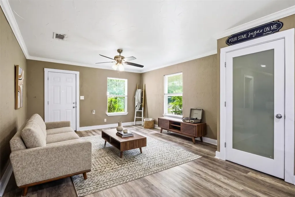 2121 W Bond Street Denison TX 75020