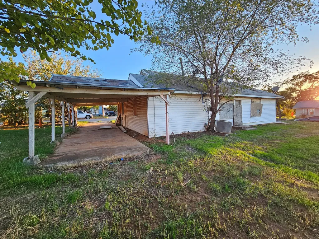 1211 Campbell Street Sweetwater TX 79556