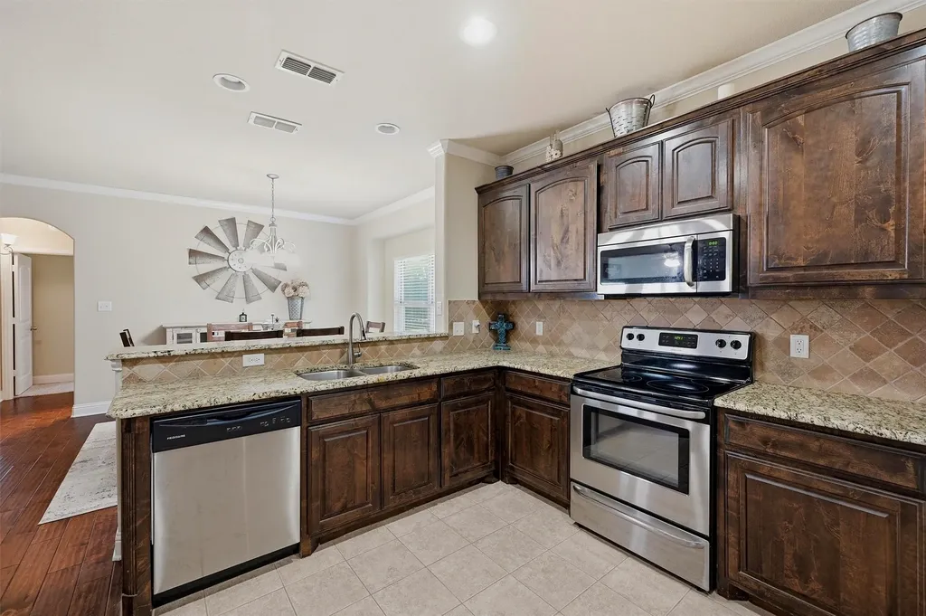 714 Mary Lee Lane Collinsville TX 76233