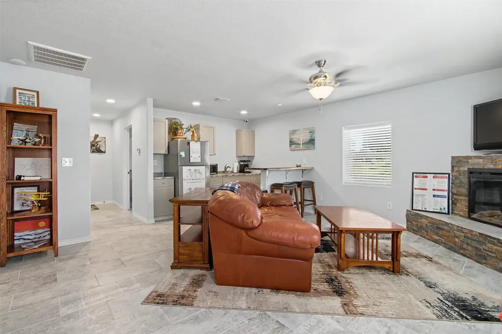 3907 Del Rio Court Granbury TX 76049