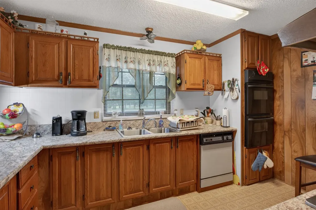 306 Lesa Lane Stonewall LA 71078