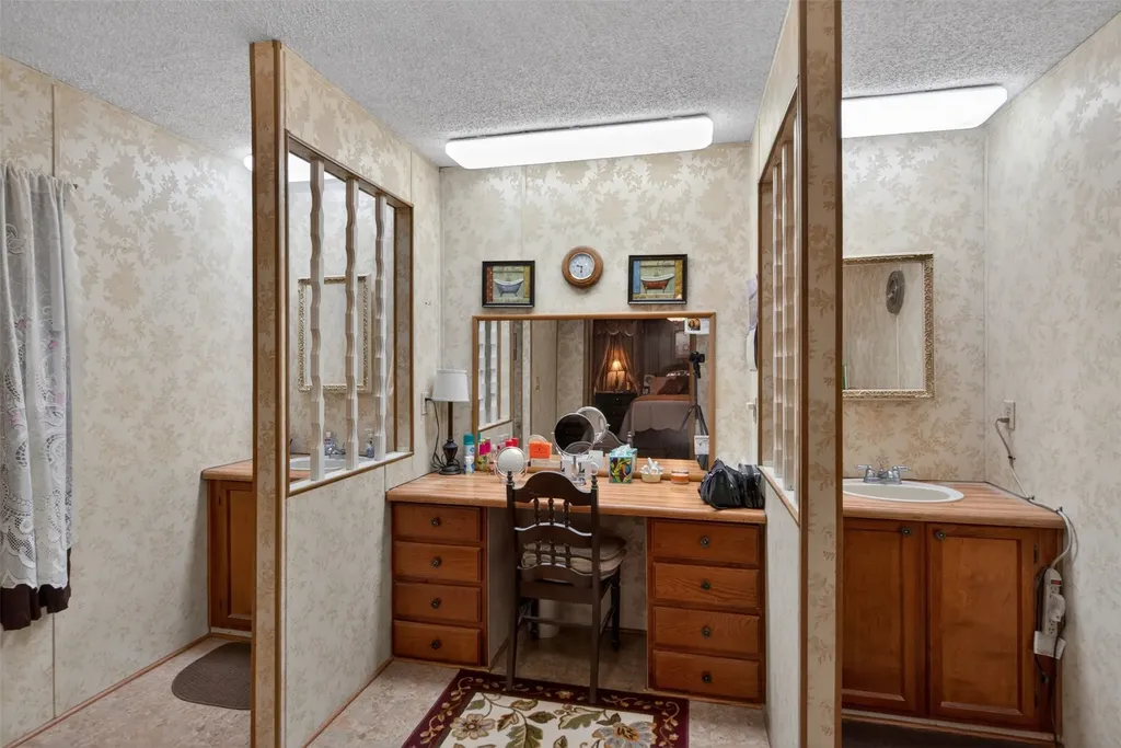 306 Lesa Lane Stonewall LA 71078
