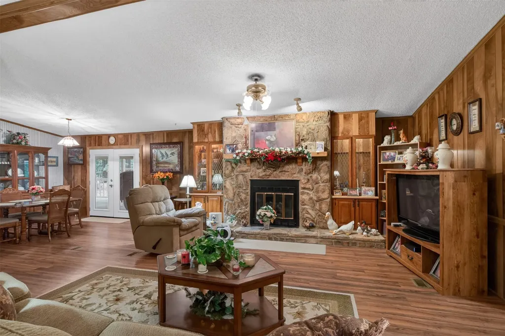 306 Lesa Lane Stonewall LA 71078