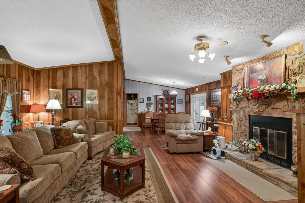 306 Lesa Lane Stonewall LA 71078
