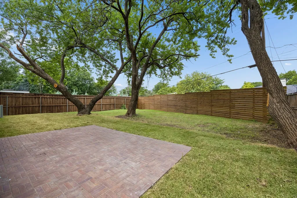 10517 Wyatt Street Dallas TX 75218