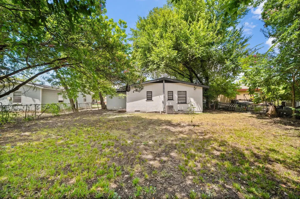 402 E Linda Drive Garland TX 75041