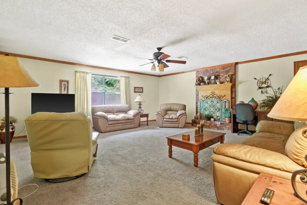 604 Kasling Street Hughes Springs TX 75656