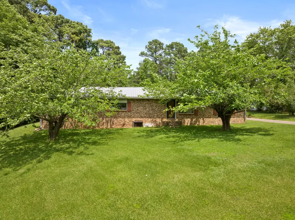 604 Kasling Street Hughes Springs TX 75656