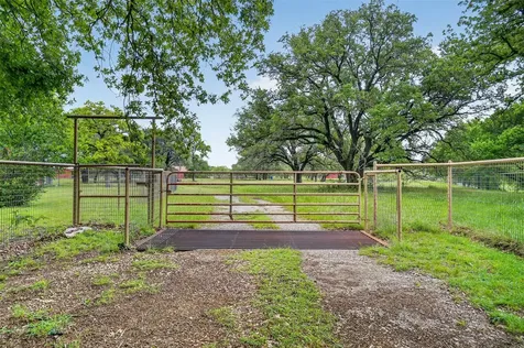 14001 Us-281 Santo TX 76472