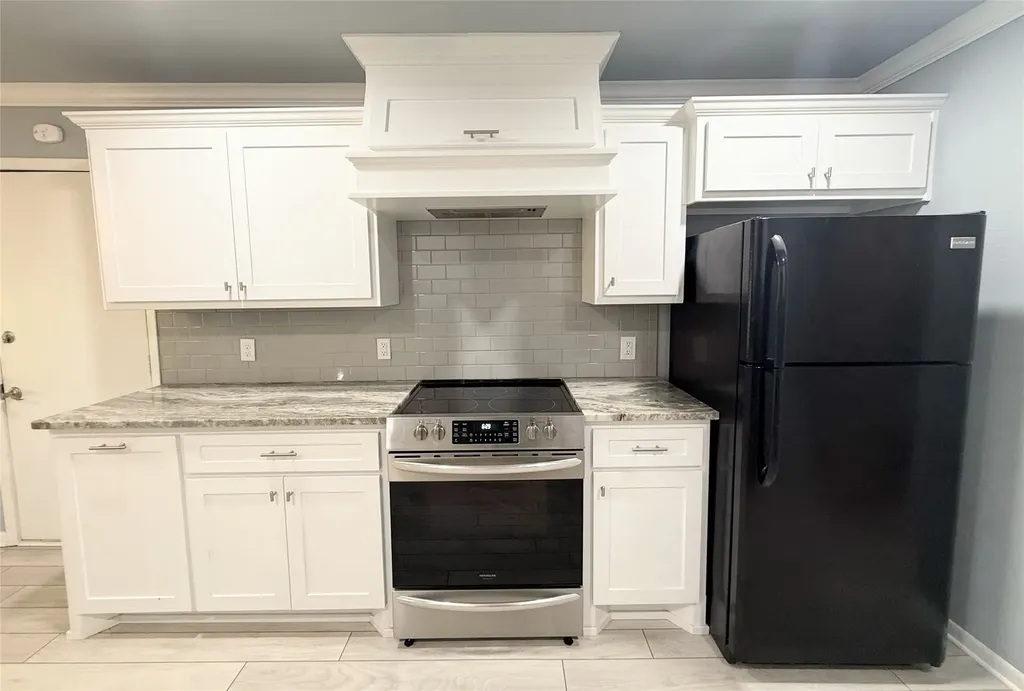 1111 Joel Street Groesbeck TX 76642