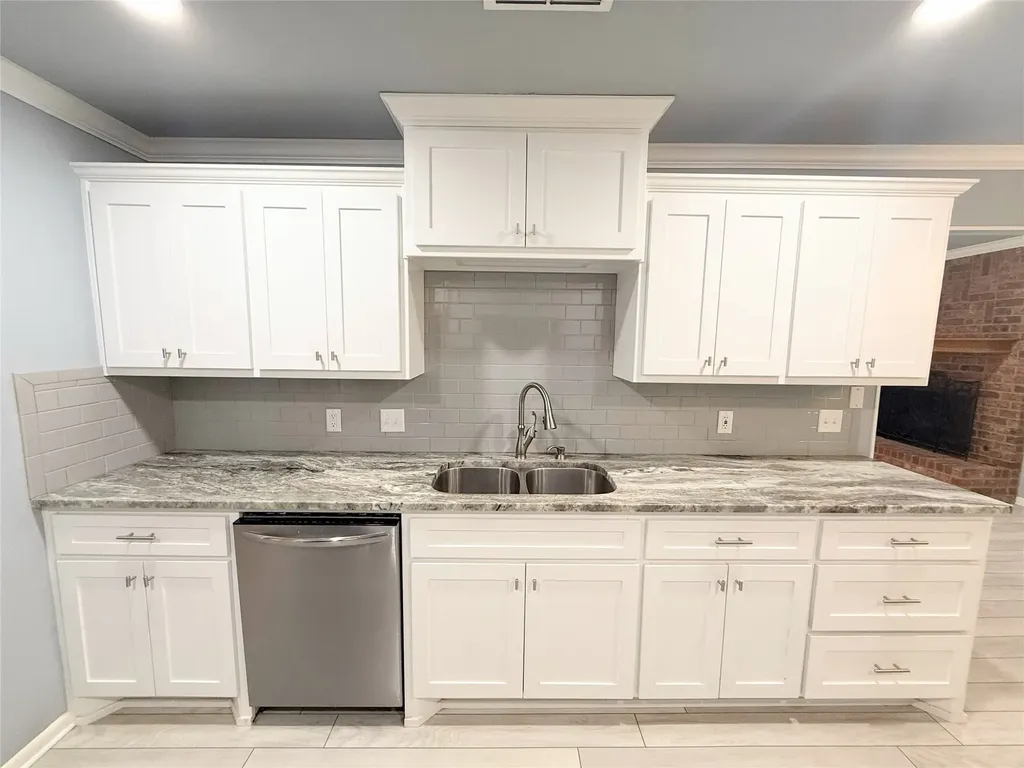 1111 Joel Street Groesbeck TX 76642