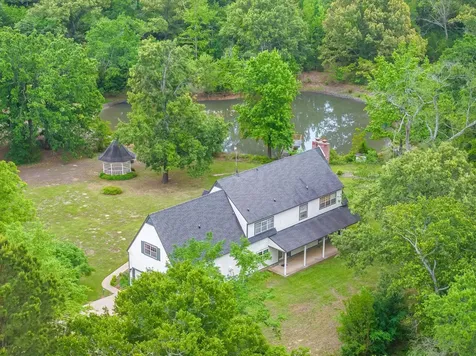 1434 Vz County Road 4519 Van TX 75790