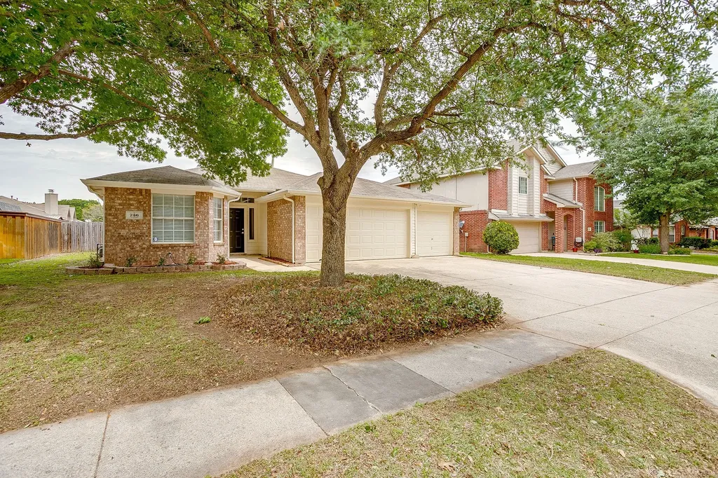 736 Cardinal Drive Saginaw TX 76131