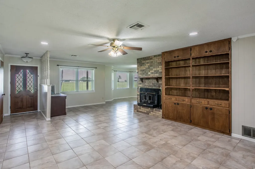 3053 Hobby Creek Road Burlington TX 76519