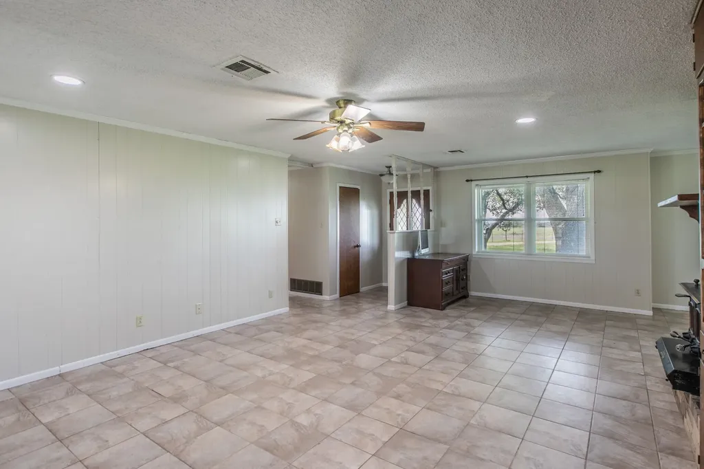 3053 Hobby Creek Road Burlington TX 76519