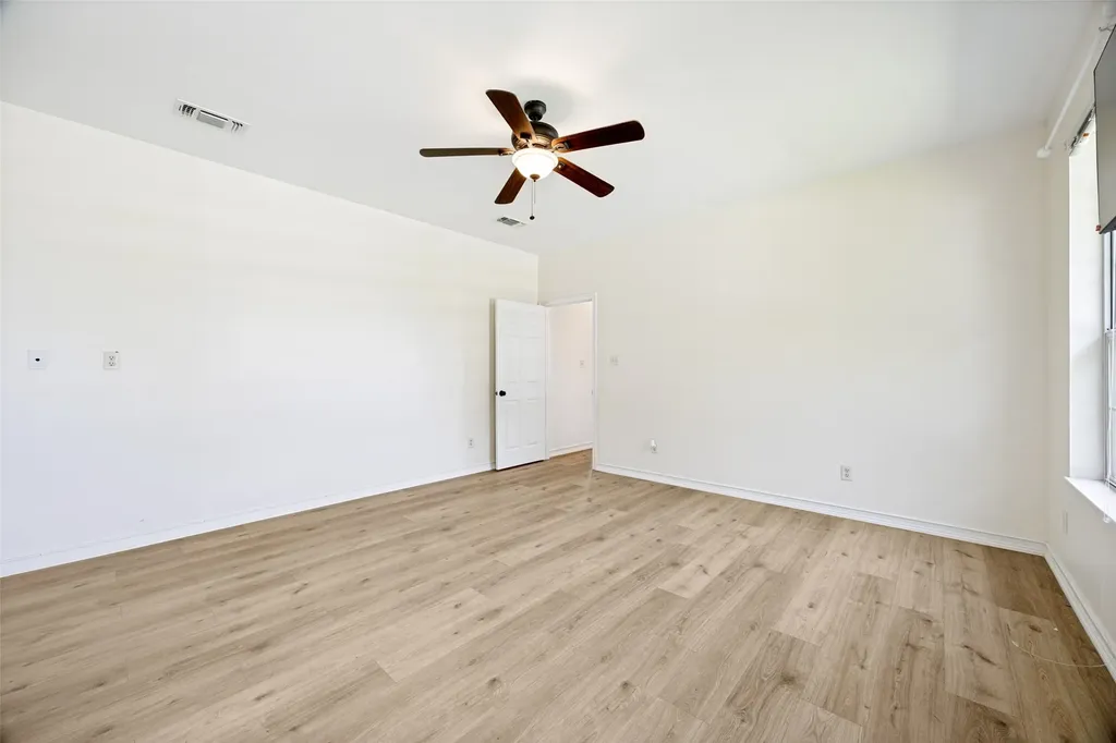 115 County Road 3302 Omaha TX 75571
