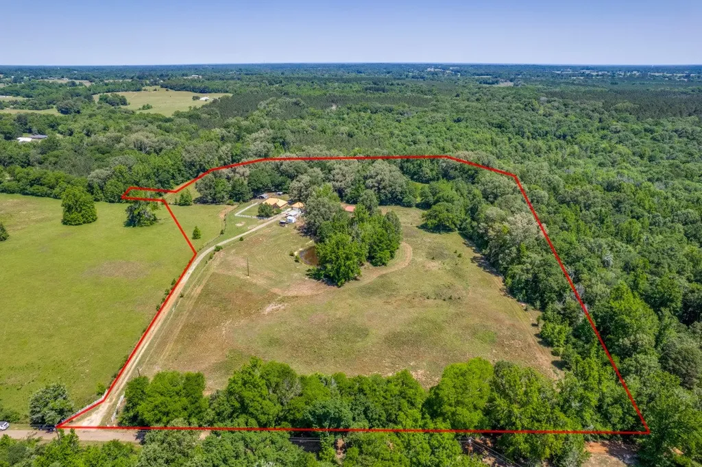 115 County Road 3302 Omaha TX 75571