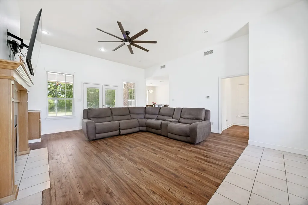 115 County Road 3302 Omaha TX 75571