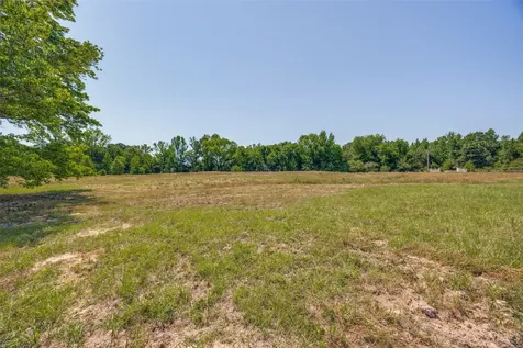 115 County Road 3302 Omaha TX 75571