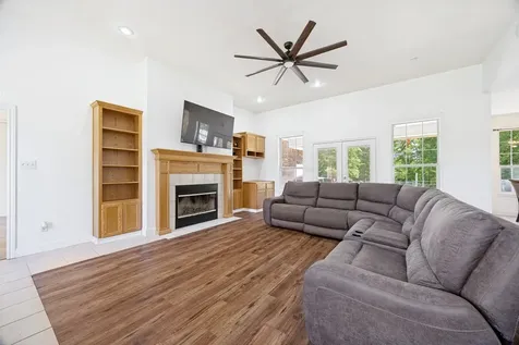 115 County Road 3302 Omaha TX 75571